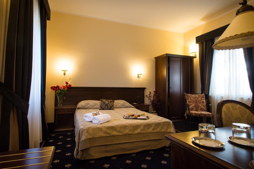 Antica Stazione Hotel Chiaramonte Gulfi Exterior photo