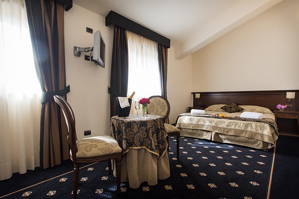 Antica Stazione Hotel Chiaramonte Gulfi Room photo
